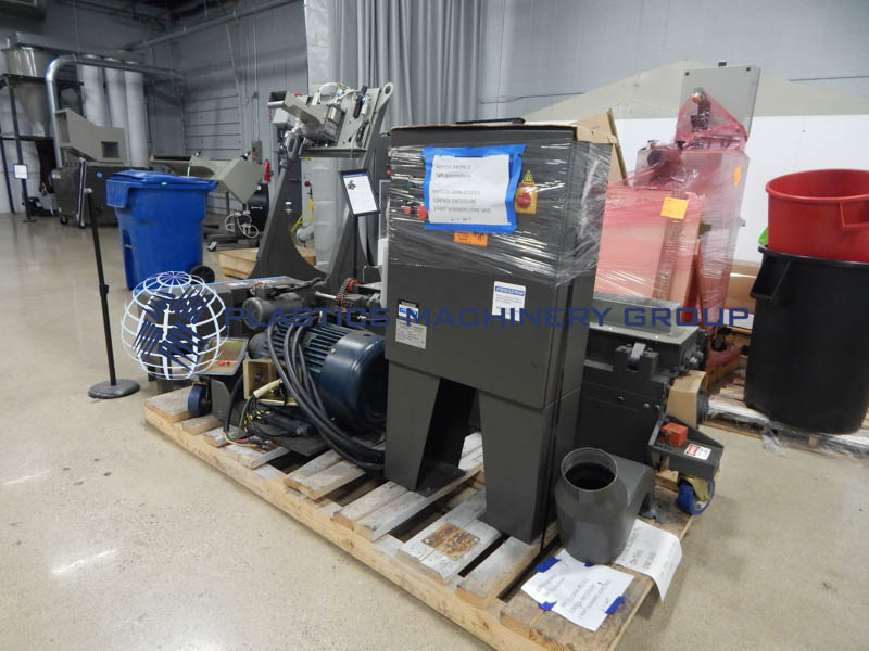 Grinder, 20 HP Cumberland Model 56T