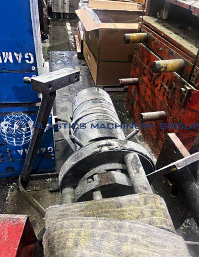Picture of a Sterling 15 LB Blow Molder Head